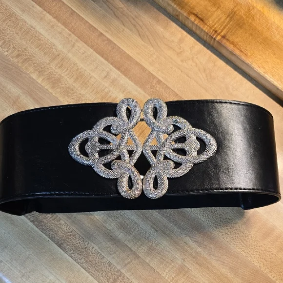 Elegant Black Belt with Silver Accent - Picture 1 of 5